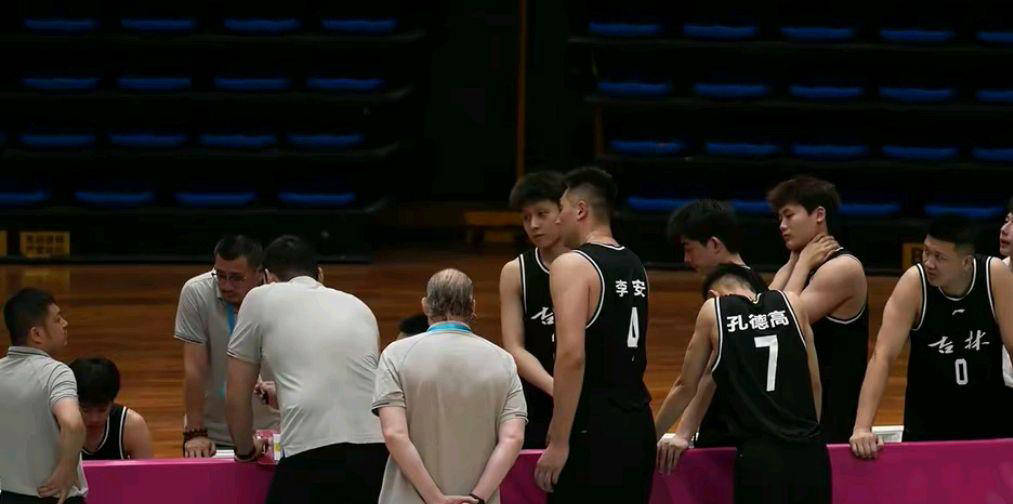 爱游戏官方入口-吉林队在比赛中获得关键胜利,展现强大实力