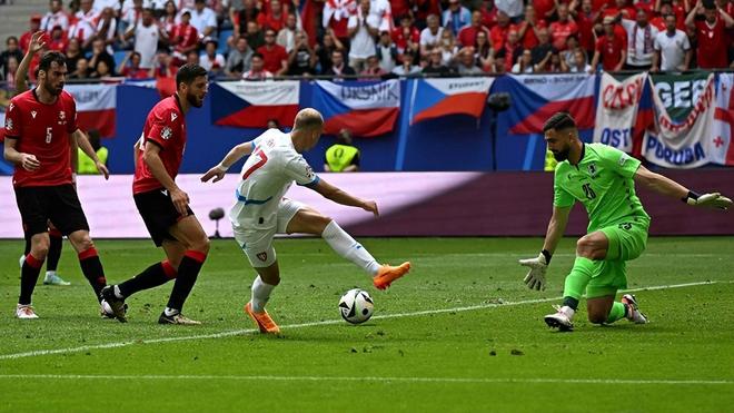 爱游戏平台-包含葡萄牙队欧预赛小组出线,实力有目共睹的词条