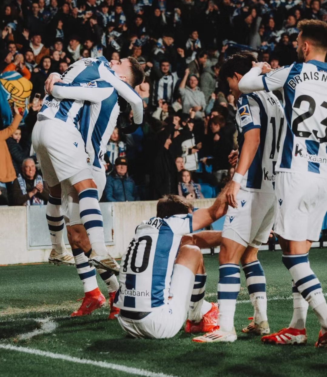 爱游戏网页版入口-包含埃瓦尔主场战平巴拉多利德，保持不败！的词条