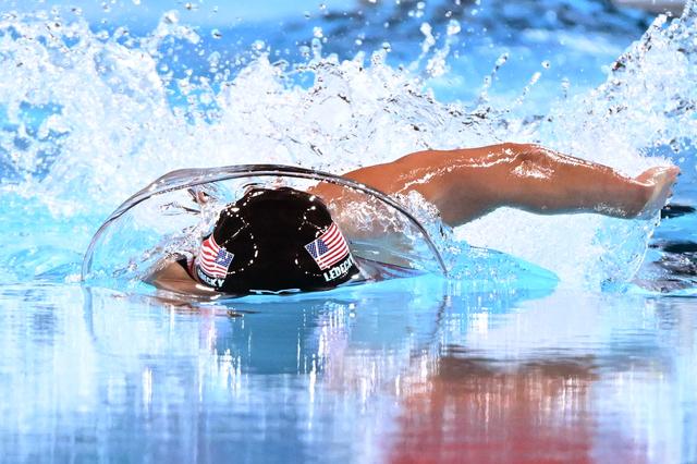 爱游戏在线登录-加拿大选手在游泳比赛中表现出色