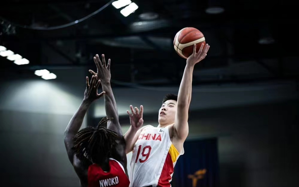 爱游戏app下载-对手全力反扑，但某队坚韧不拔守住胜局