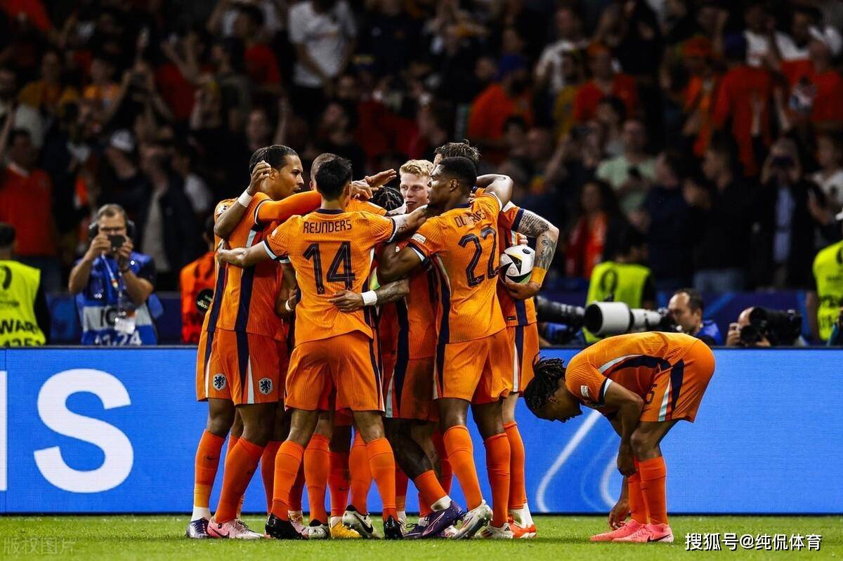 爱游戏新闻-包含欧洲杯/决赛结果揭晓，大冷门爆发令人震撼的词条