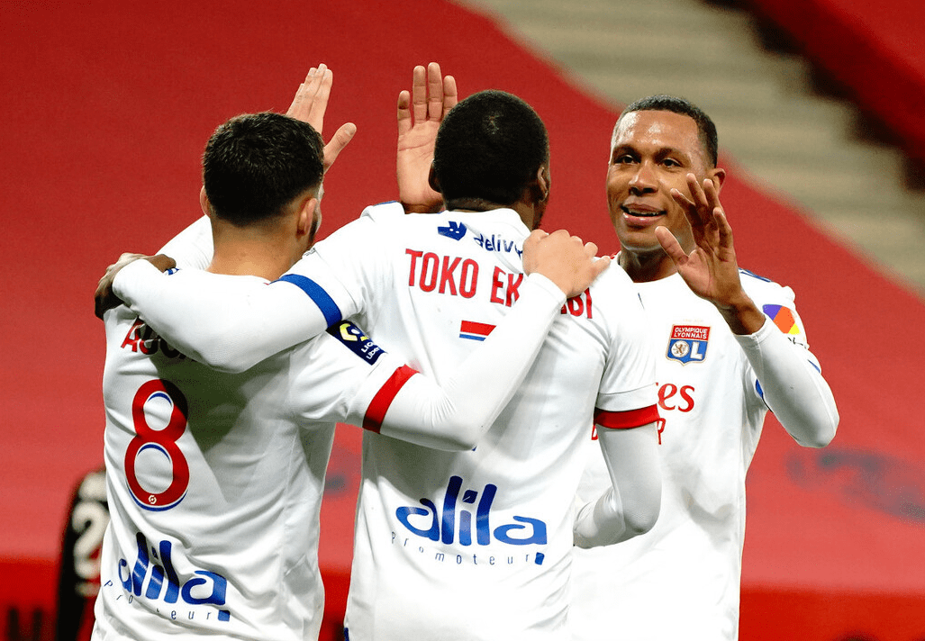 包含里昂连续三轮不敌对手，积分排名下滑的词条