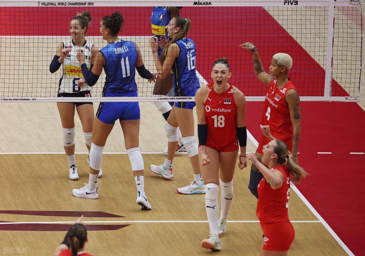 爱游戏链接-足球赛场精彩绝伦,比赛结果扣人心弦的简单介绍