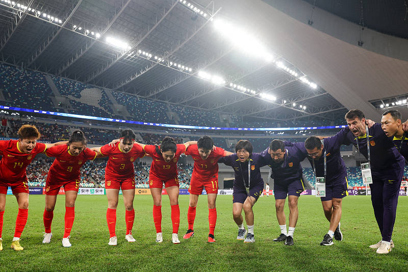 爱游戏电竞-女足国家队士气高涨,积极备战