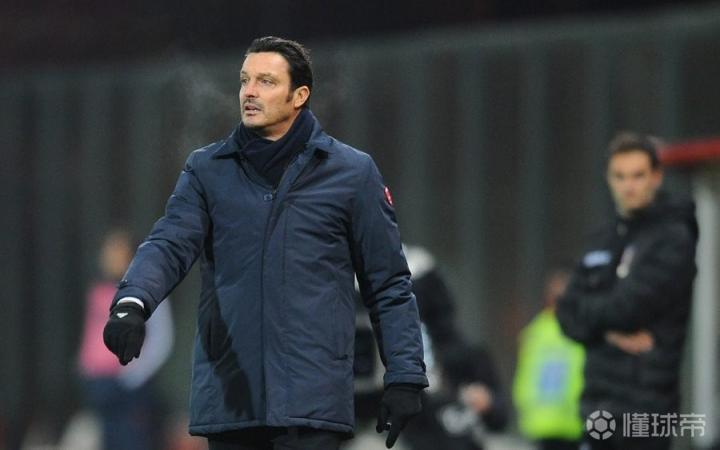 爱游戏入口-包含佩鲁贾胜负不一，积分榜略显起伏的词条