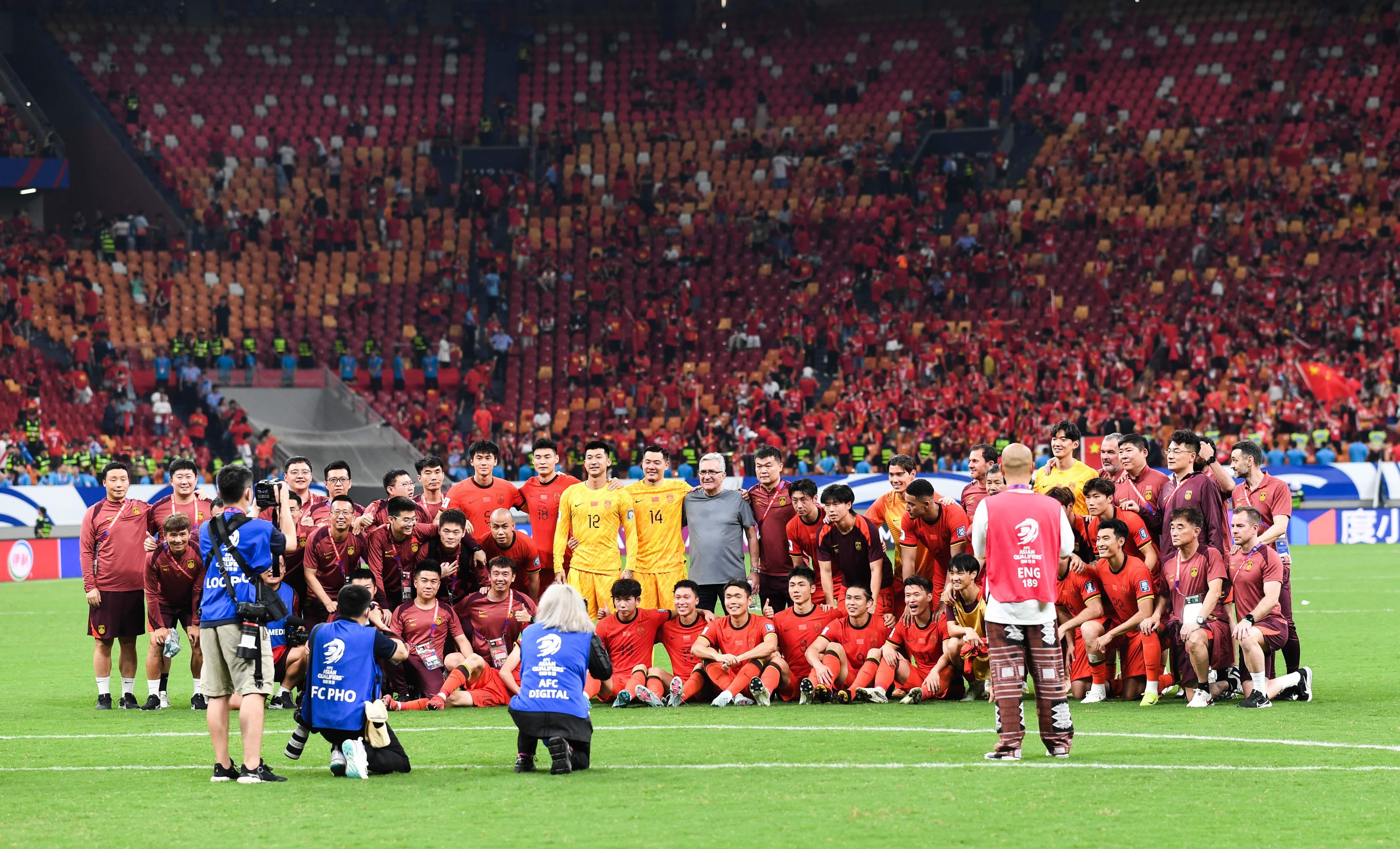 爱游戏官网入口-澳大利亚连扳两球淘汰乌兹别克斯坦