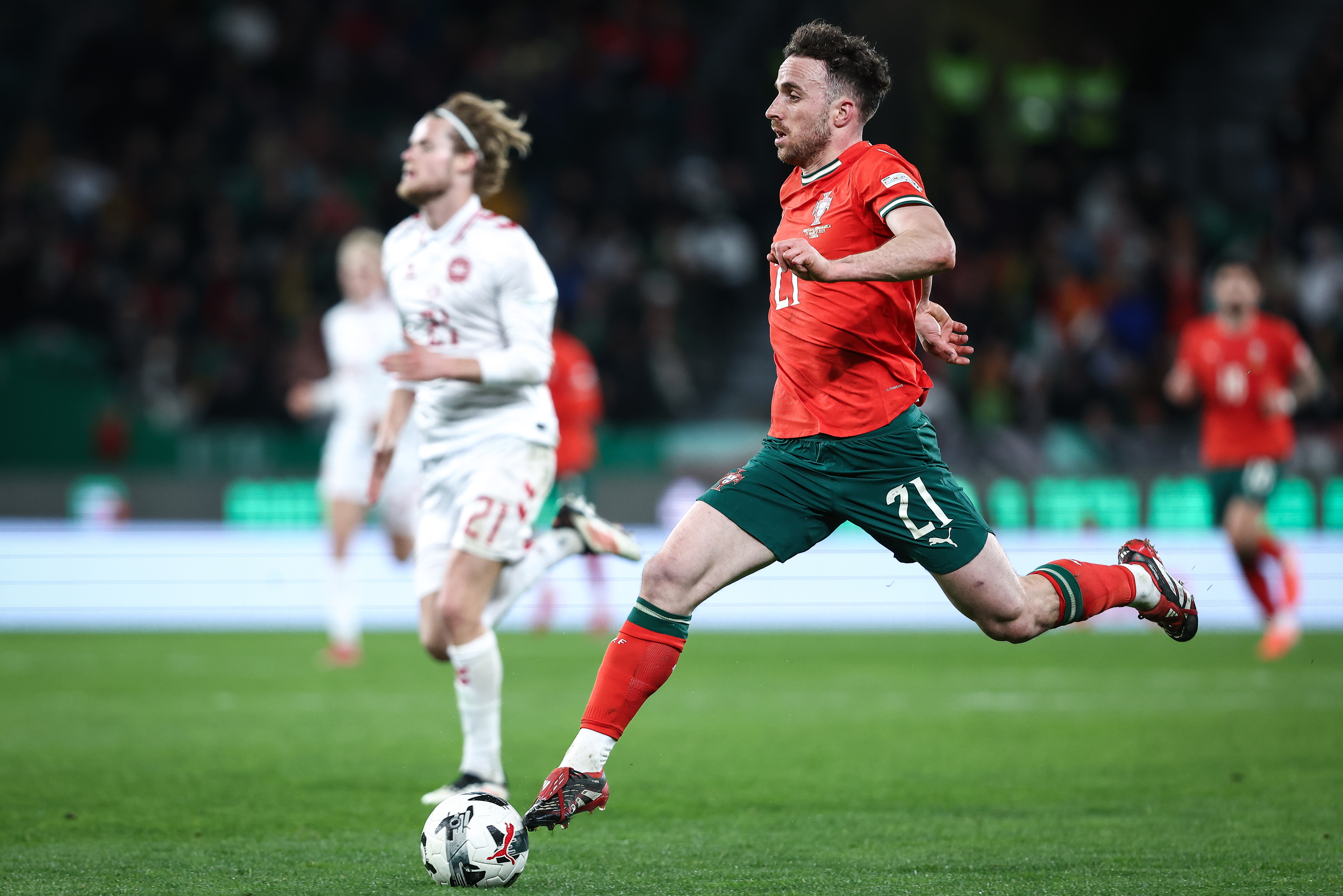 爱游戏在线-关于欧国杯赛事拉开序幕,经典对决即将展开的信息