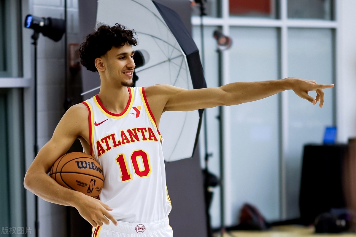 爱游戏入口-包含老鹰新秀砍下生涯最高分，成为球队新希望的词条