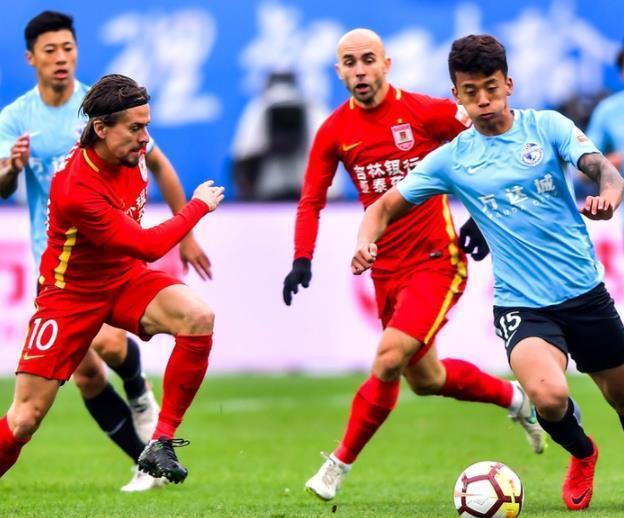 恒大主场击败泰达,继续领跑积分榜的简单介绍